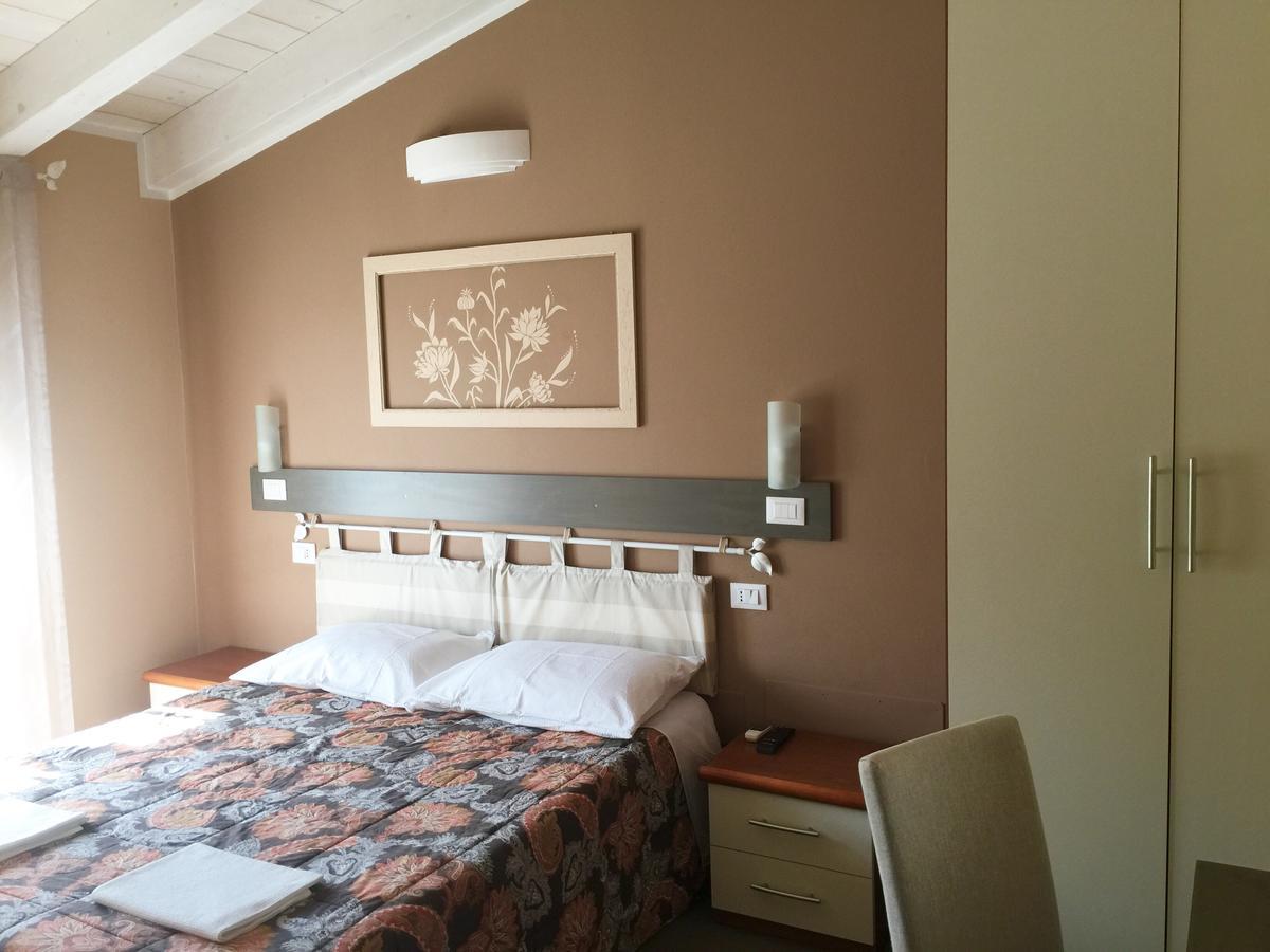 Bed and Breakfast Bba2Passi à Marina di Massa Extérieur photo