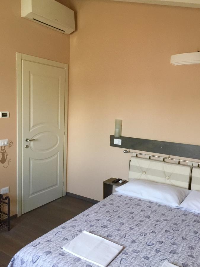Bed and Breakfast Bba2Passi à Marina di Massa Extérieur photo