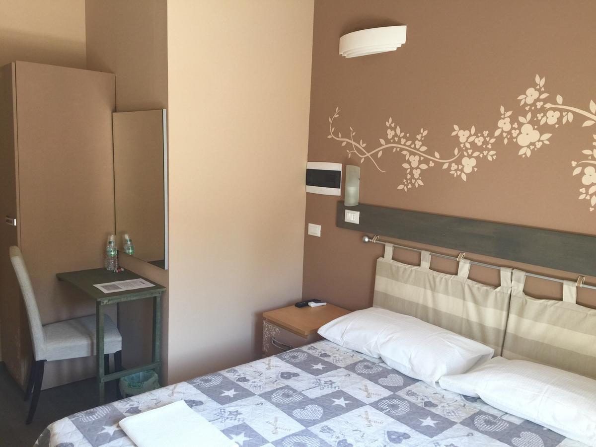 Bed and Breakfast Bba2Passi à Marina di Massa Extérieur photo